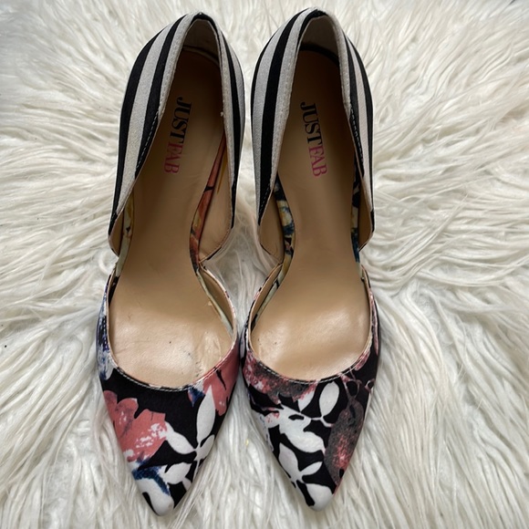 JustFab Black and White Stripe with Floral Pumps Size 5.5 *bonus wallet* - Picture 3 of 9